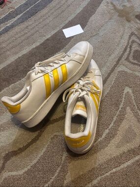 adidas Cream Sneakers with Yellow Stripes
